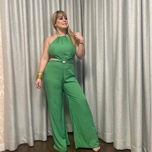 Sophisticated Green Halter Jumpsuit with Wide-Leg Design